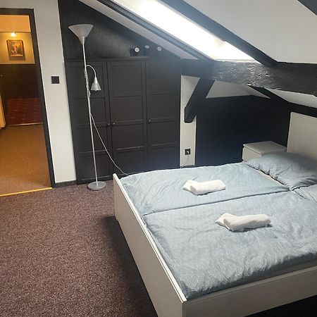 Hotel Lovecky Zamecek Orion Либерец Екстериор снимка