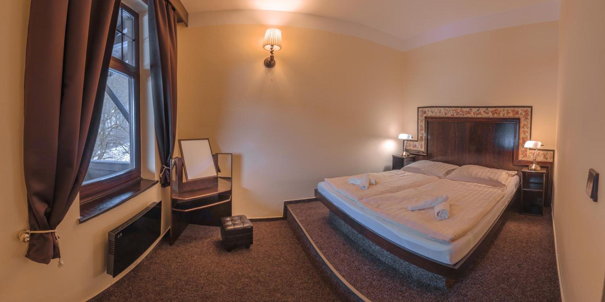 Hotel Lovecky Zamecek Orion Либерец Екстериор снимка