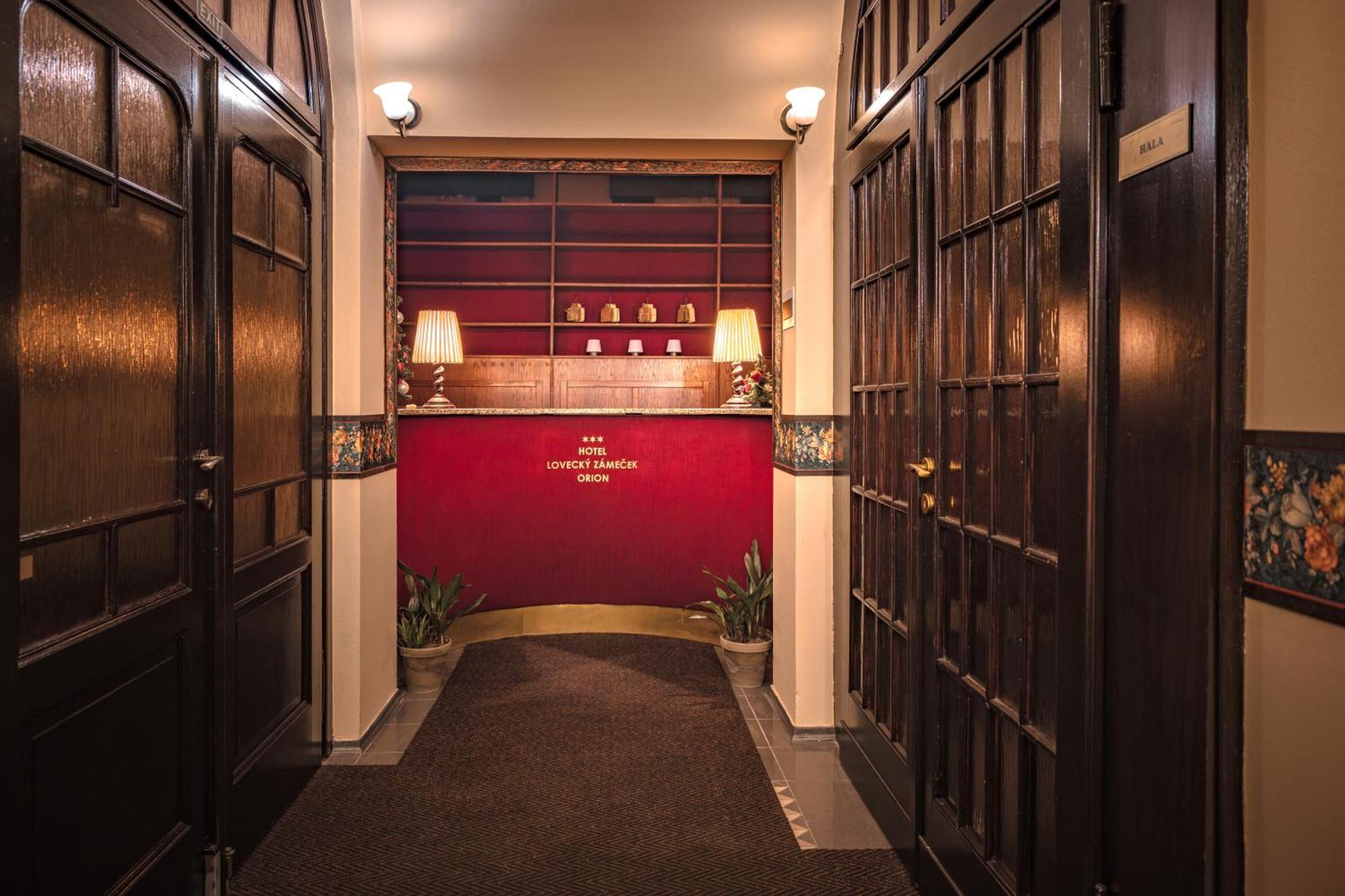 Hotel Lovecky Zamecek Orion Либерец Екстериор снимка