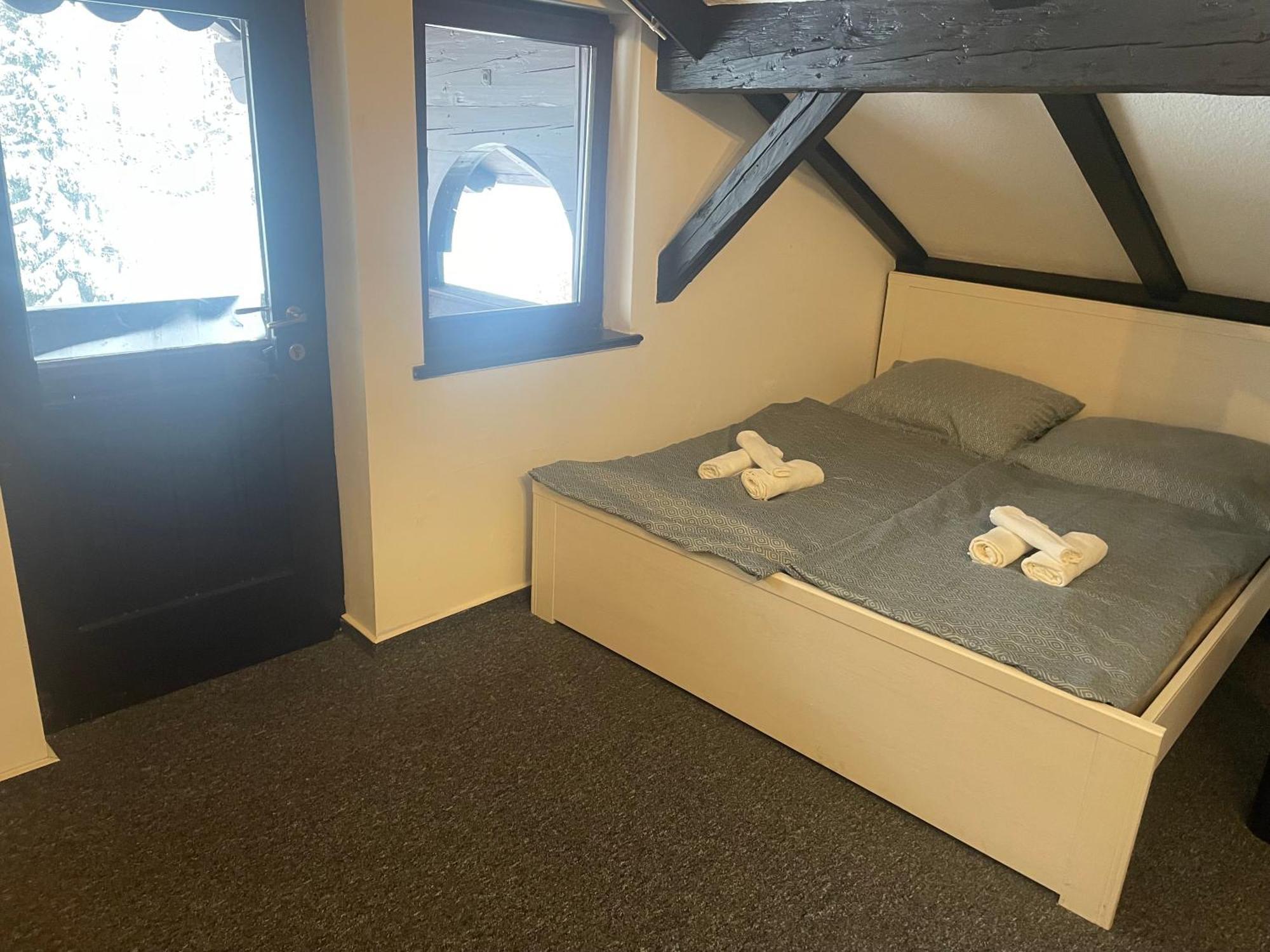 Hotel Lovecky Zamecek Orion Либерец Екстериор снимка