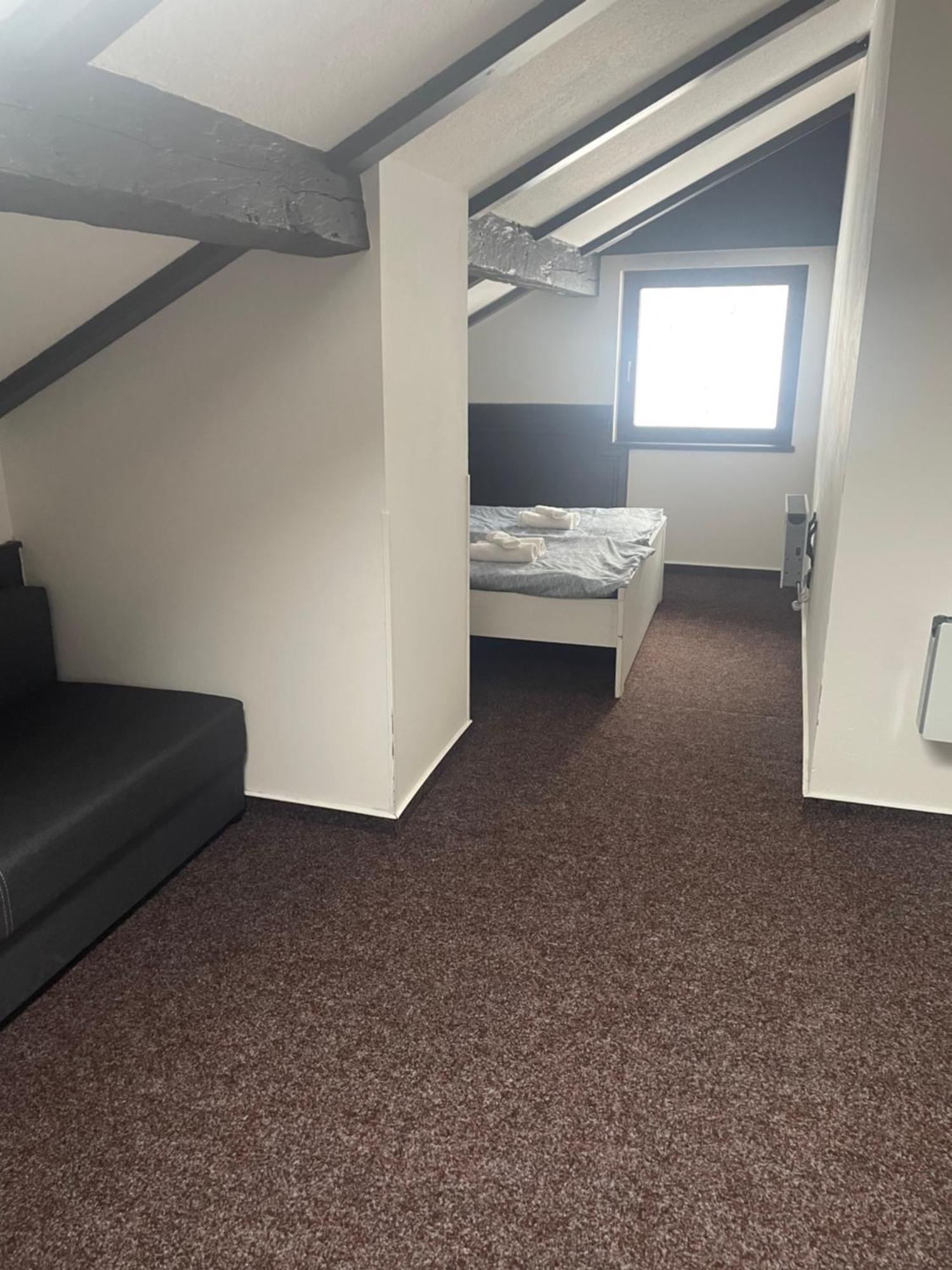 Hotel Lovecky Zamecek Orion Либерец Екстериор снимка