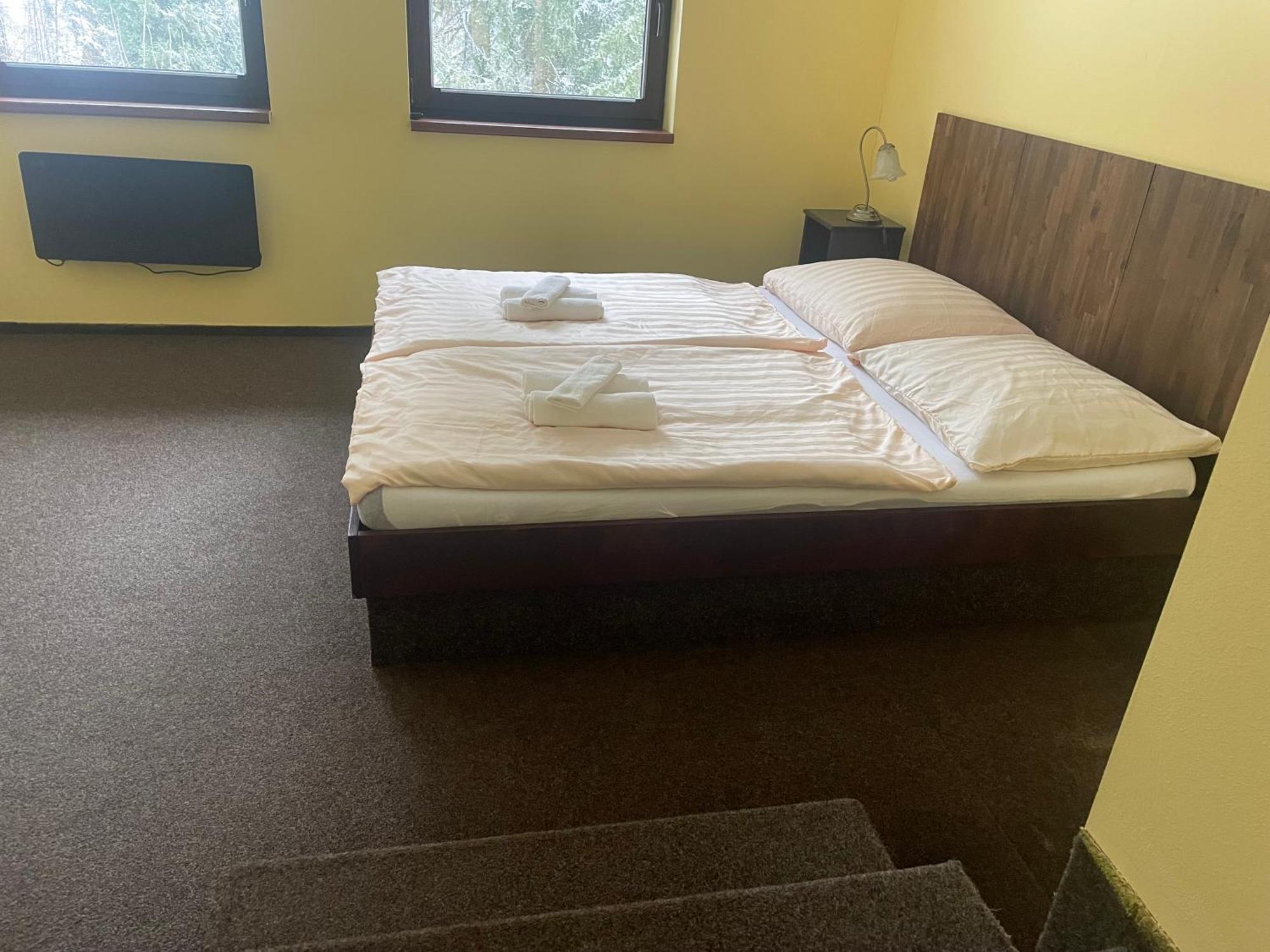 Hotel Lovecky Zamecek Orion Либерец Екстериор снимка