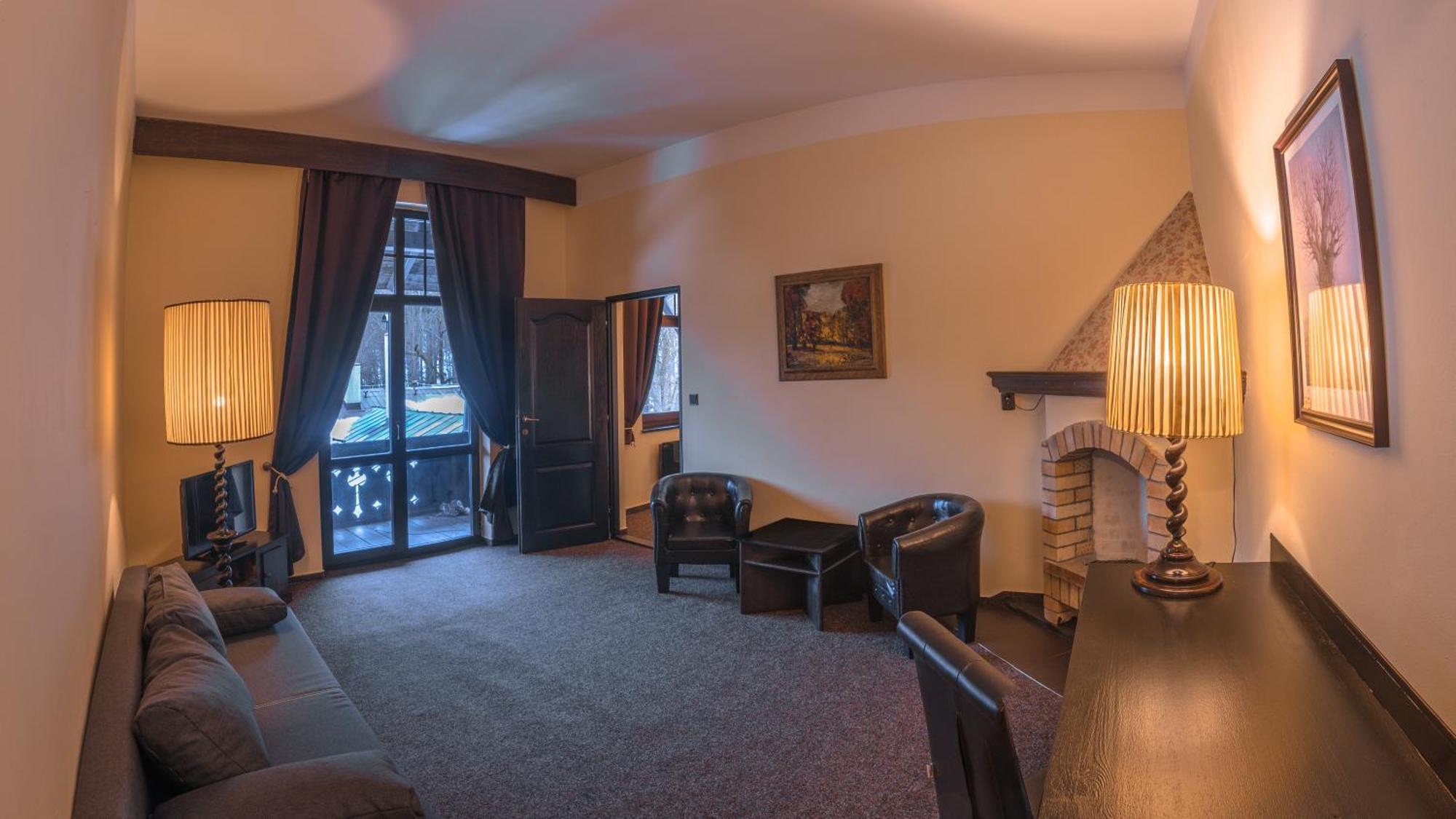 Hotel Lovecky Zamecek Orion Либерец Екстериор снимка