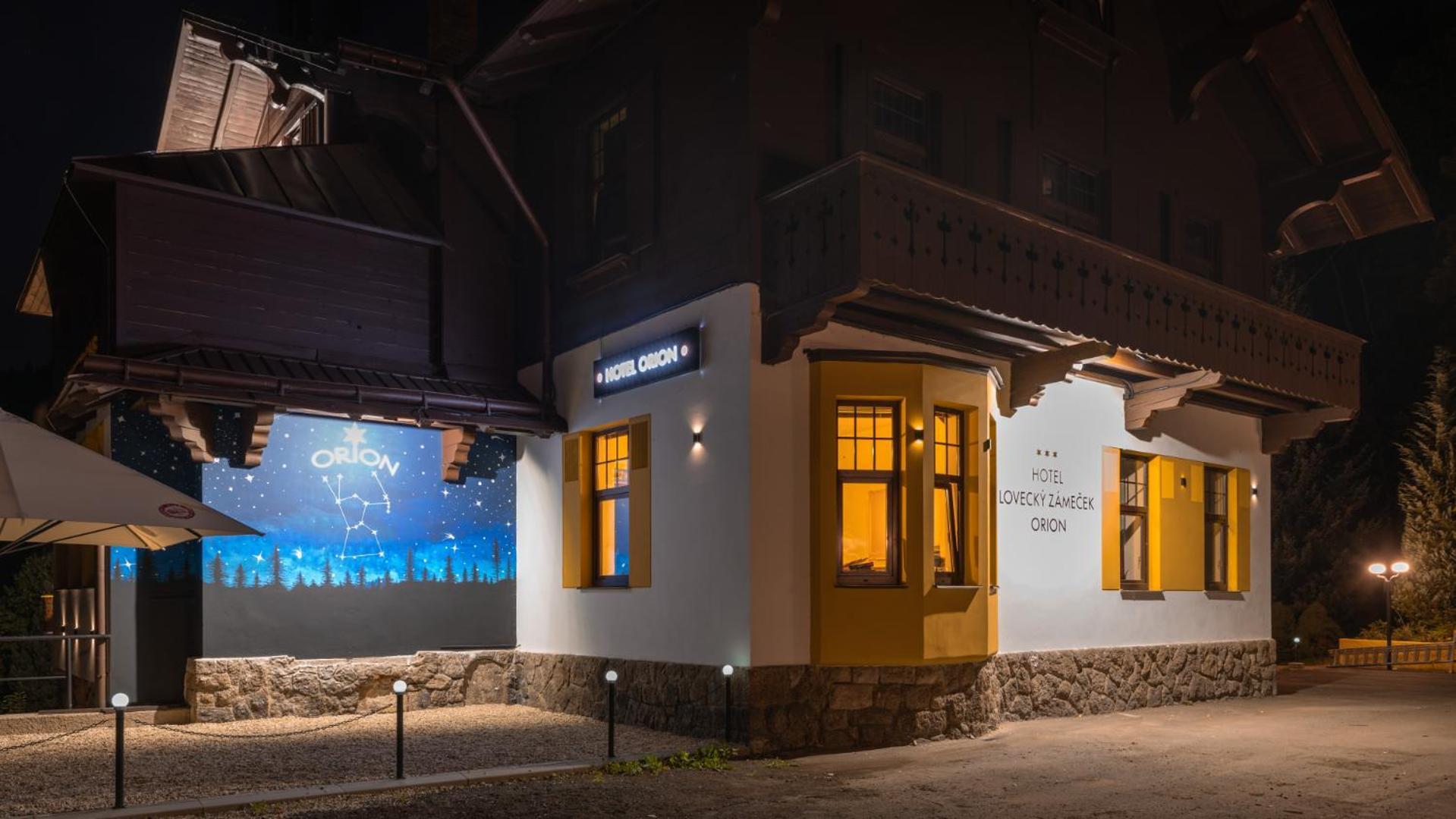 Hotel Lovecky Zamecek Orion Либерец Екстериор снимка