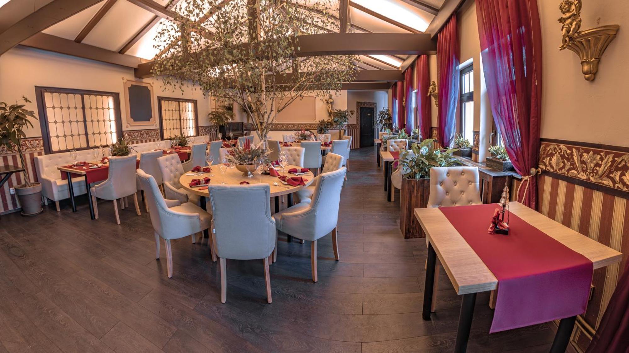 Hotel Lovecky Zamecek Orion Либерец Екстериор снимка