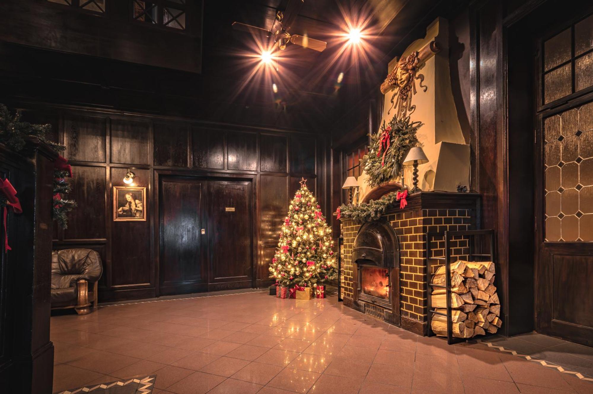 Hotel Lovecky Zamecek Orion Либерец Екстериор снимка